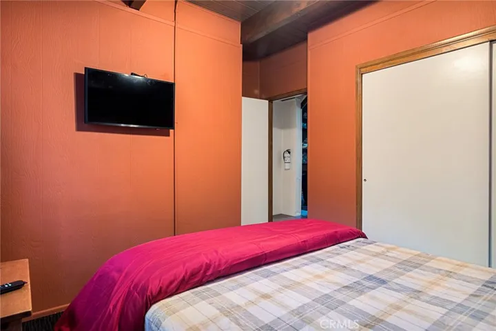28520 Shenandoah Drive, Lake Arrowhead, California 92352