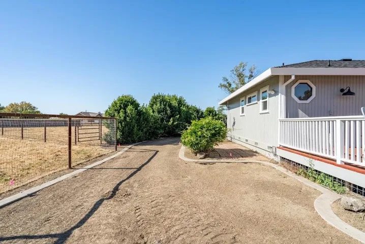 401 Cowden Road, Hollister, California 95023