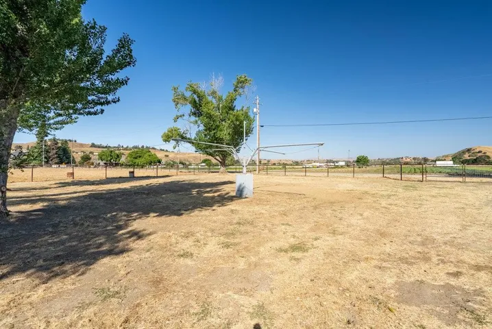 401 Cowden Road, Hollister, California 95023