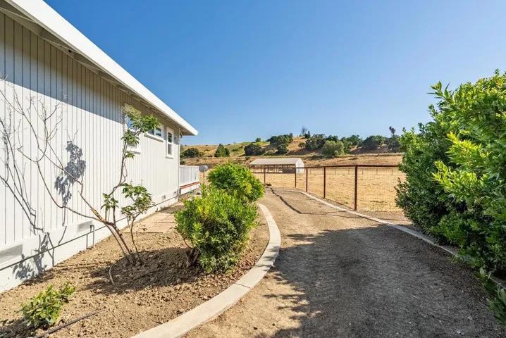 401 Cowden Road, Hollister, California 95023