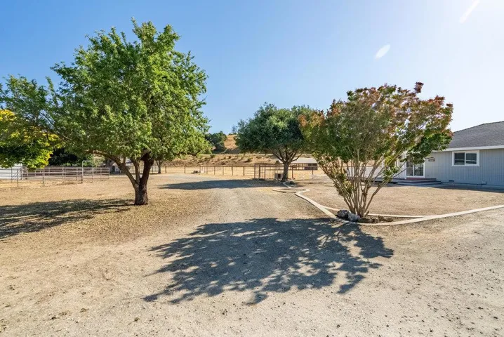 401 Cowden Road, Hollister, California 95023