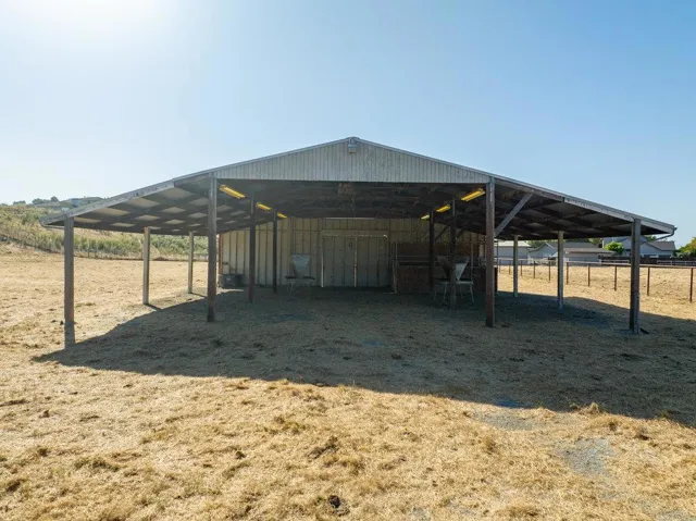 401 Cowden Road, Hollister, California 95023