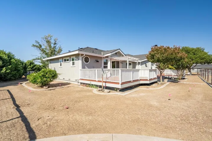 401 Cowden Road, Hollister, California 95023