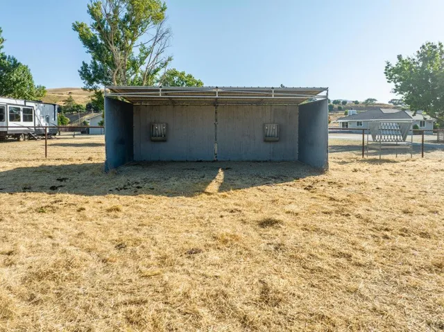 401 Cowden Road, Hollister, California 95023