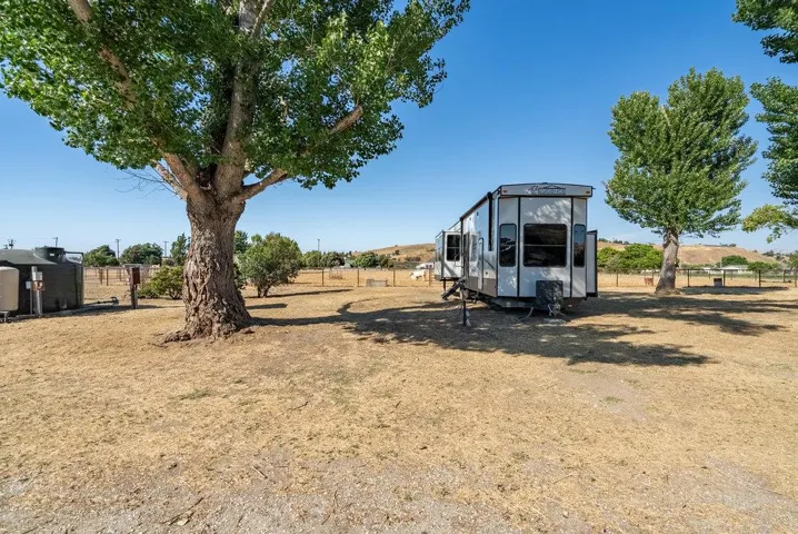 401 Cowden Road, Hollister, California 95023