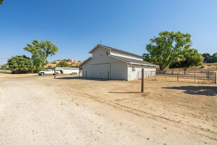 401 Cowden Road, Hollister, California 95023