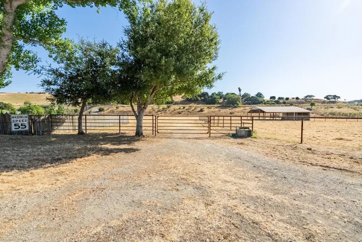 401 Cowden Road, Hollister, California 95023