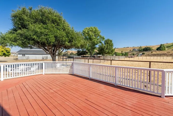 401 Cowden Road, Hollister, California 95023