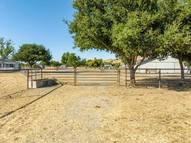 401 Cowden Road, Hollister, California 95023