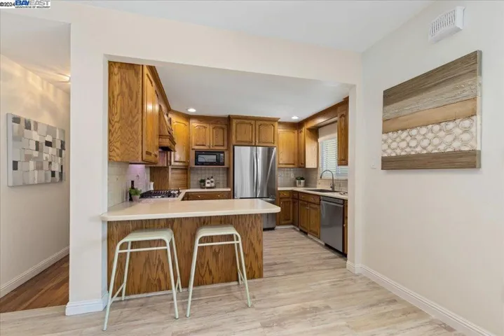 19000 Mayberry Drive, Castro Valley, California 94546