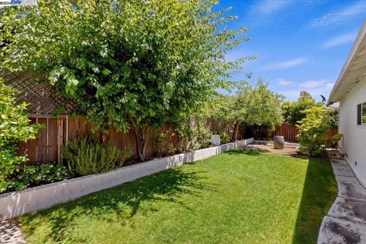 19000 Mayberry Drive, Castro Valley, California 94546