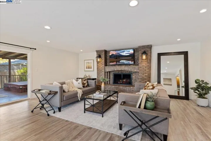 19000 Mayberry Drive, Castro Valley, California 94546