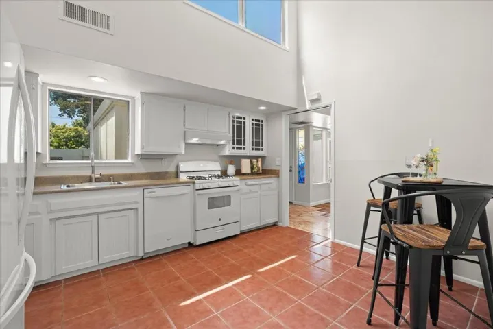 210 Kenneth Drive, Aptos, California 95003
