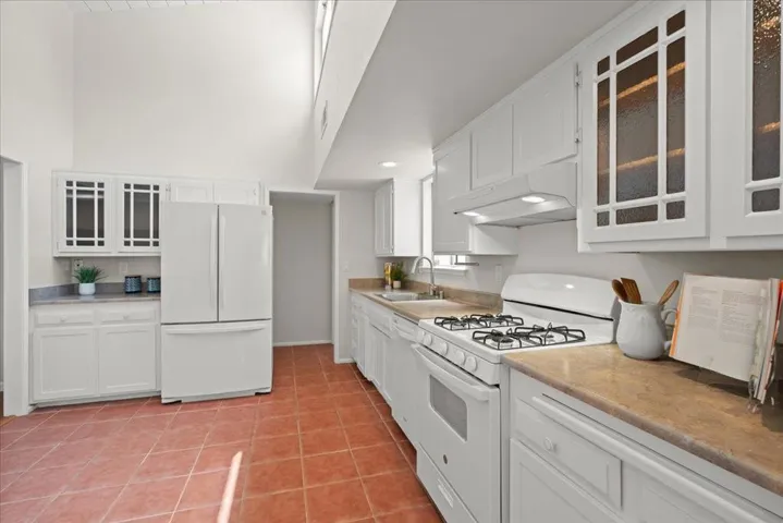 210 Kenneth Drive, Aptos, California 95003