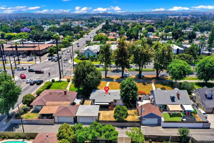 7515 Magnolia Ave, Riverside, California 92504
