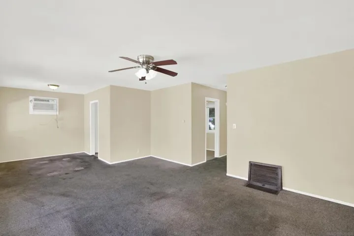 7515 Magnolia Ave, Riverside, California 92504