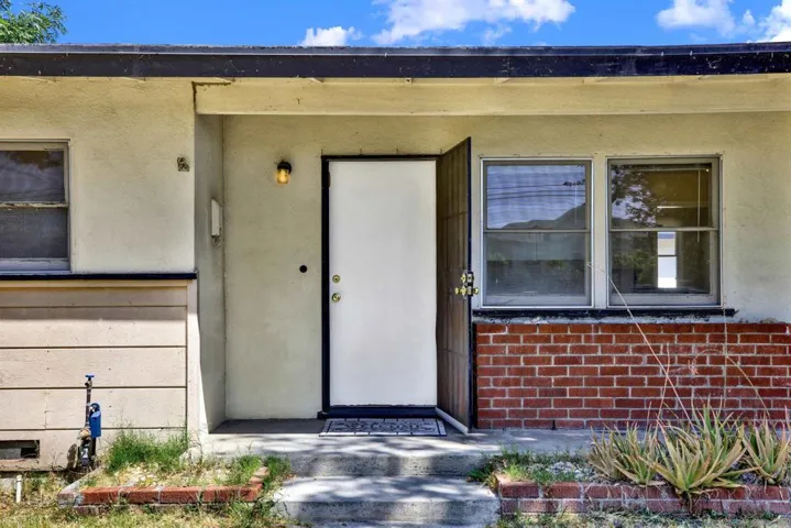 7515 Magnolia Ave, Riverside, California 92504