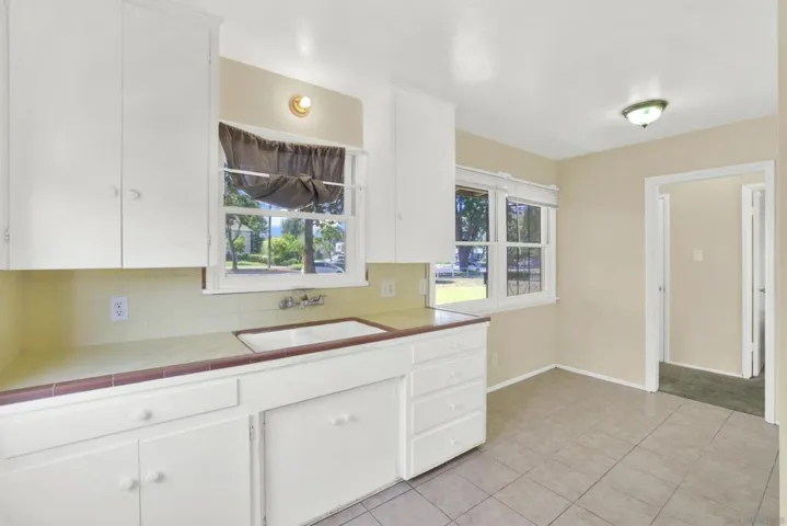 7515 Magnolia Ave, Riverside, California 92504