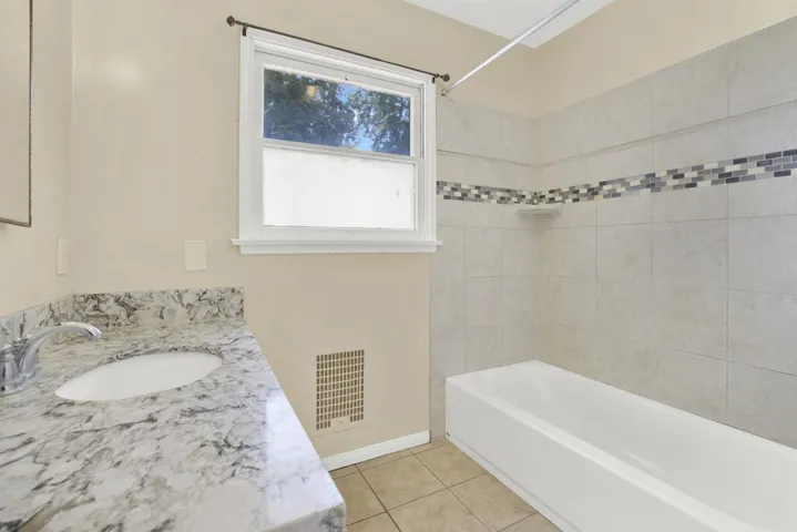 7515 Magnolia Ave, Riverside, California 92504
