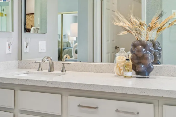204 Galway Bay, Alameda, California 94502