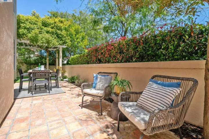 204 Galway Bay, Alameda, California 94502
