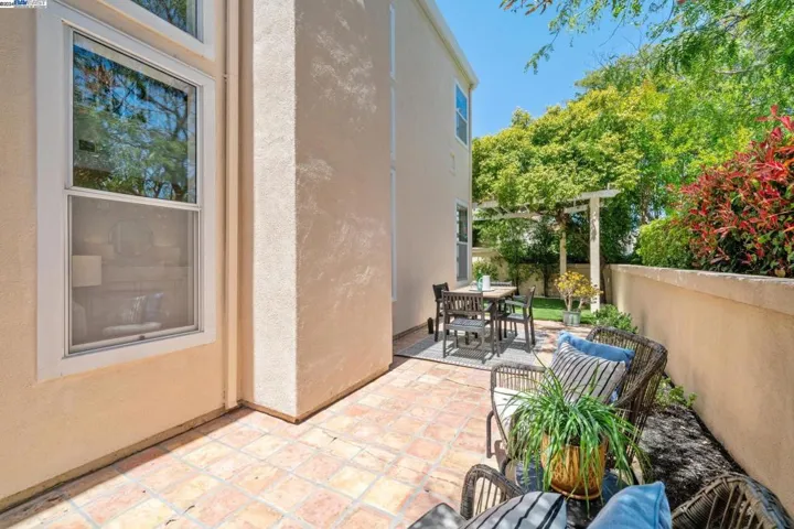 204 Galway Bay, Alameda, California 94502