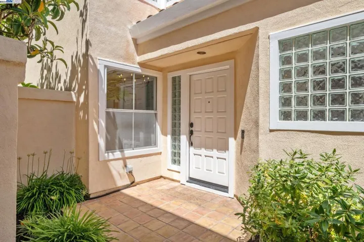 204 Galway Bay, Alameda, California 94502