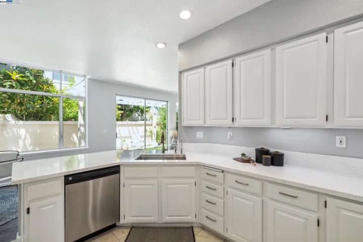 204 Galway Bay, Alameda, California 94502