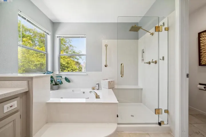 204 Galway Bay, Alameda, California 94502