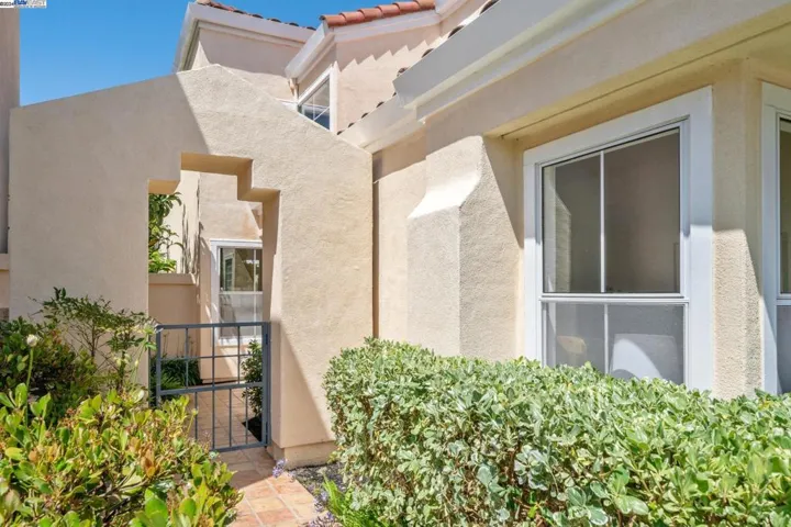 204 Galway Bay, Alameda, California 94502
