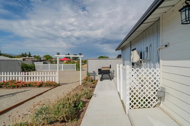 200 Prater Way, Hollister, California 95023