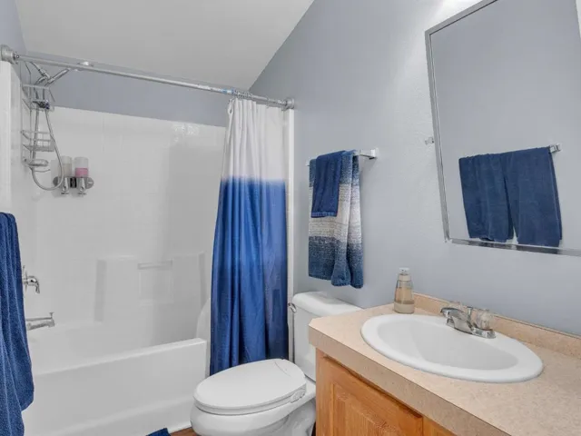 200 Prater Way, Hollister, California 95023