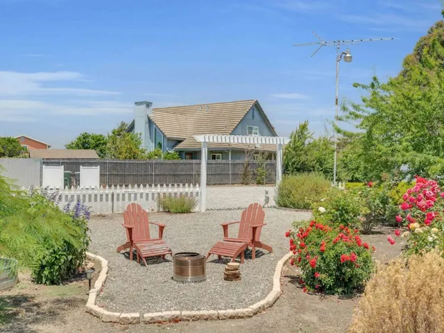 200 Prater Way, Hollister, California 95023