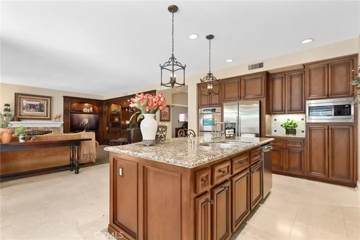 1049 S Summer Breeze Lane, Anaheim Hills, California 92808