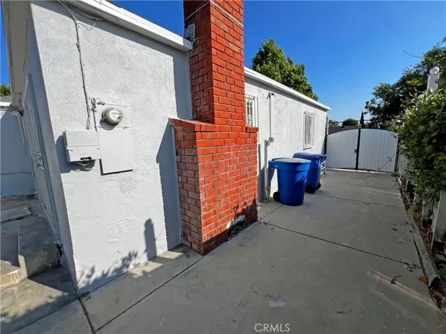 255 Aliso Street, Pomona, California 91768