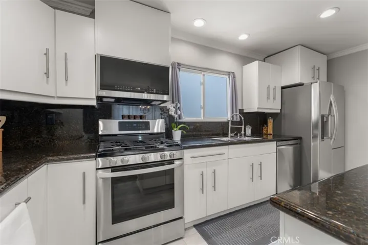 891 Acapulco Street, Laguna Beach, California 92651