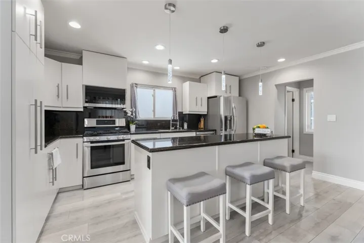891 Acapulco Street, Laguna Beach, California 92651