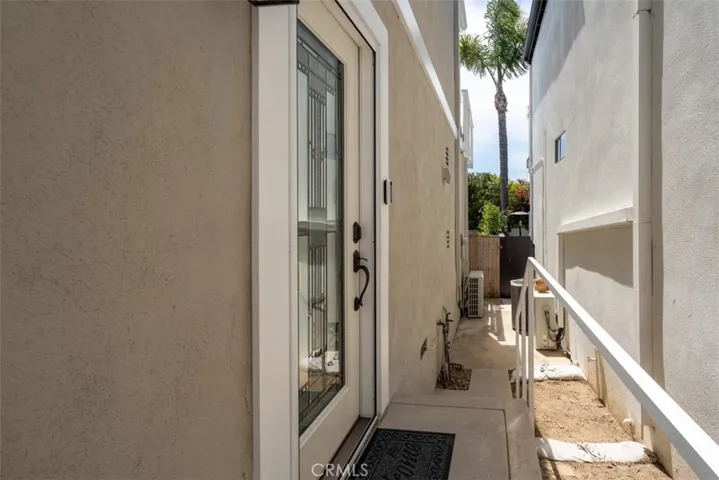 891 Acapulco Street, Laguna Beach, California 92651