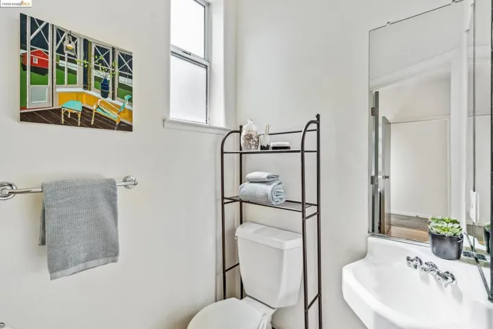 2718 9th St 2, Berkeley, California 94710
