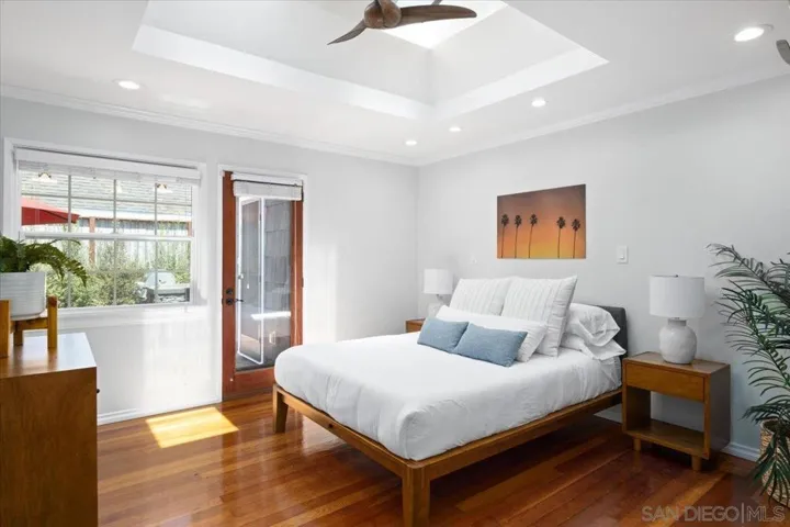 208 E E Glaucus St, Encinitas, California 92024