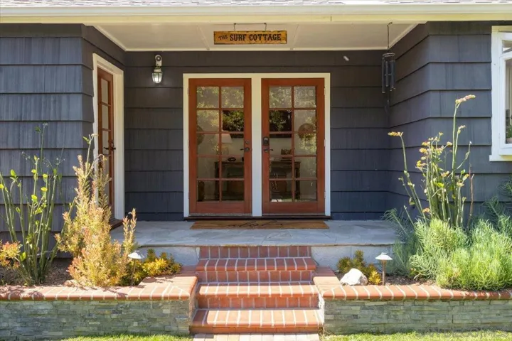 208 E E Glaucus St, Encinitas, California 92024