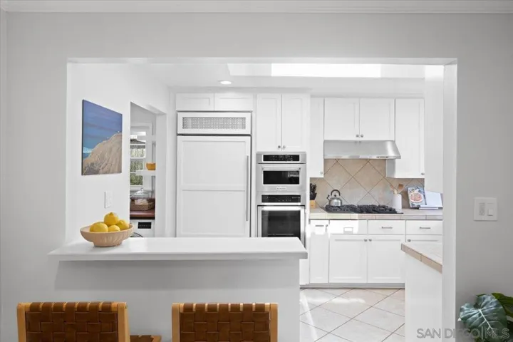 208 E E Glaucus St, Encinitas, California 92024