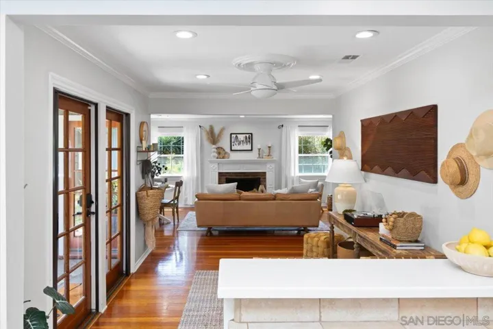 208 E E Glaucus St, Encinitas, California 92024
