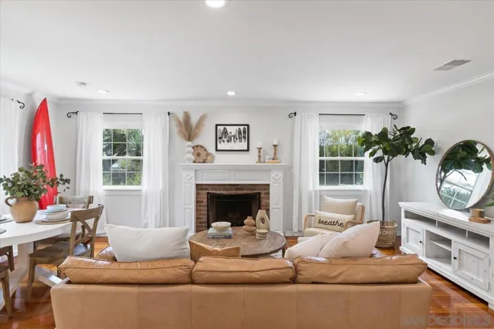 208 E E Glaucus St, Encinitas, California 92024