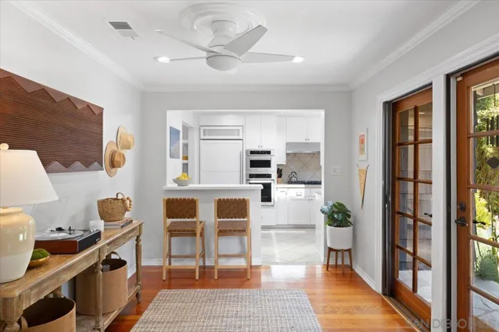 208 E E Glaucus St, Encinitas, California 92024