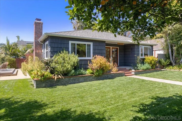 208 E E Glaucus St, Encinitas, California 92024