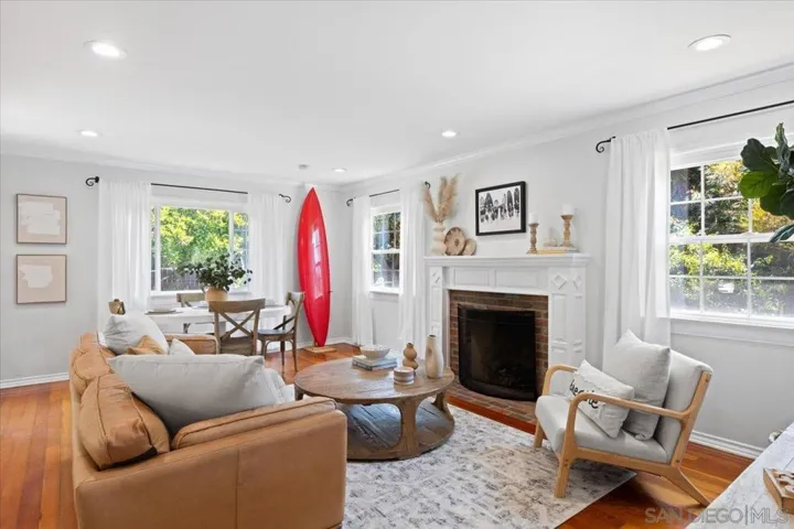 208 E E Glaucus St, Encinitas, California 92024