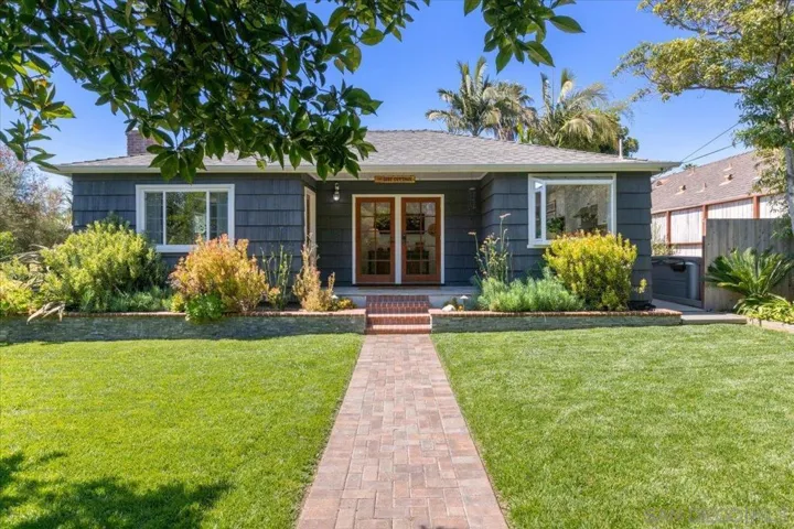 208 E E Glaucus St, Encinitas, California 92024