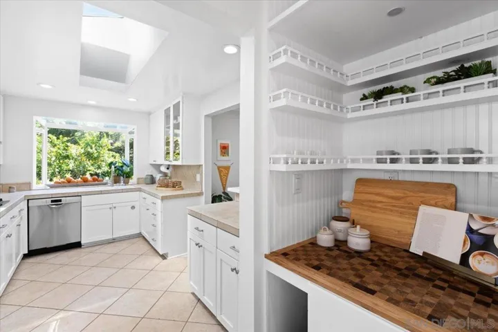 208 E E Glaucus St, Encinitas, California 92024