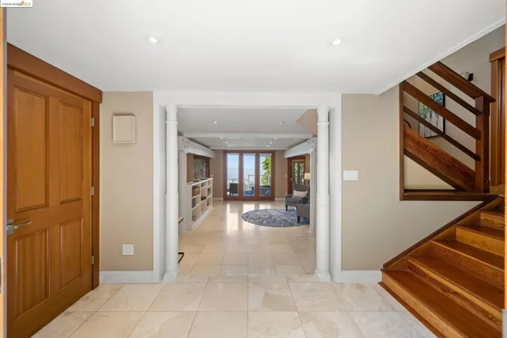 121 Diablo Dr, Oakland, California 94611